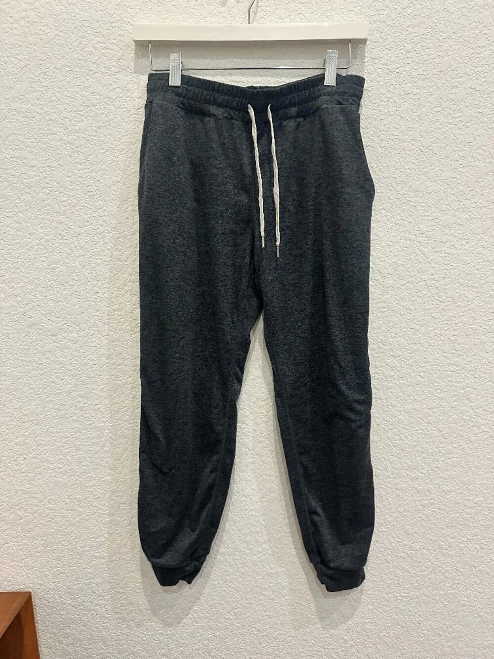 Vuori Performance Jogger, Charcoal Grey, Small
